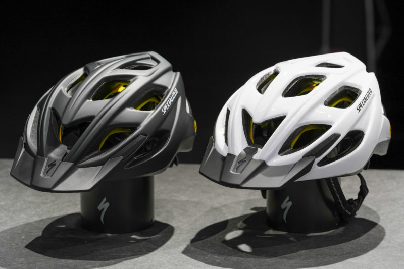 高い安全性能と機能性で人気のヘルメット「Chamonix 2」が登場！